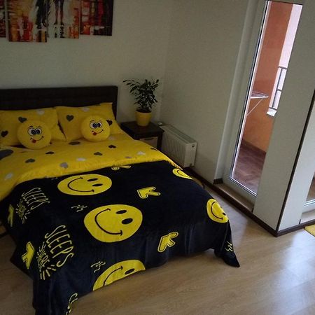 Positive Smile Studio Apartment In The Colorful Comfort Town Residental Complex. Kt-06. 基輔 外观 照片